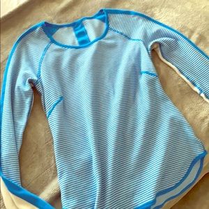 Long sleeved Lululemon pulllover